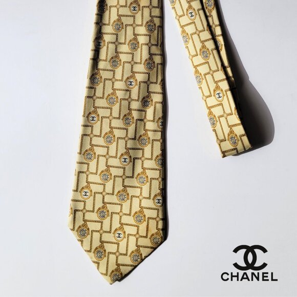 CHANEL Men's Vintage Tie 100% Silk Made in Italy light yellow compass and CCs - Picture 1 of 5